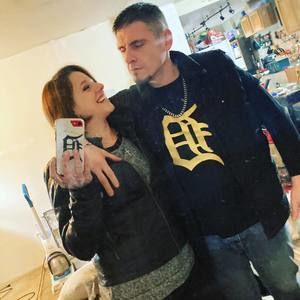 Meet your Posher, Dee